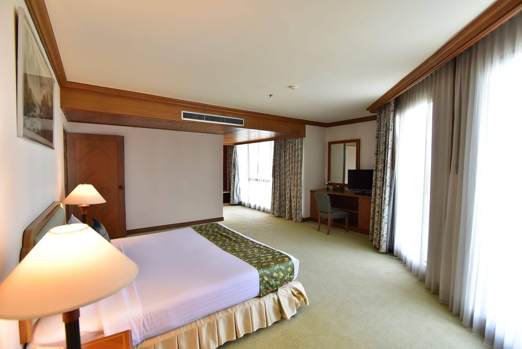 Thumrin Thana Hotel Trang Extérieur photo
