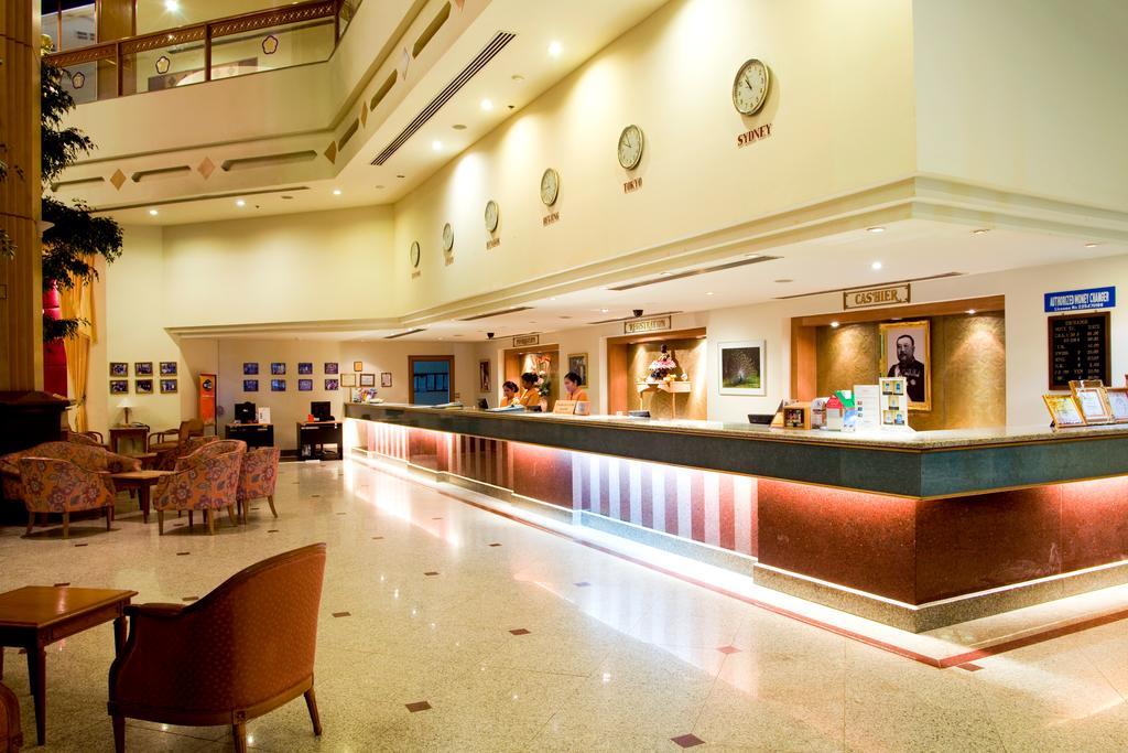 Thumrin Thana Hotel Trang Extérieur photo